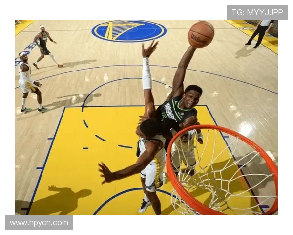 爱德华兹反超三分自信宣言出手即知必进的巨星时刻关键战役点燃全场篮球