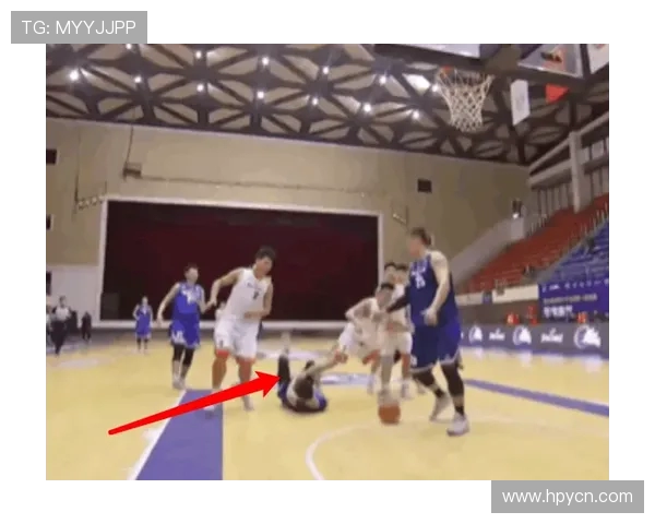 文班亚马单脚踩篮框单脚着地打破人类尺度的篮球想象运动场面奇观